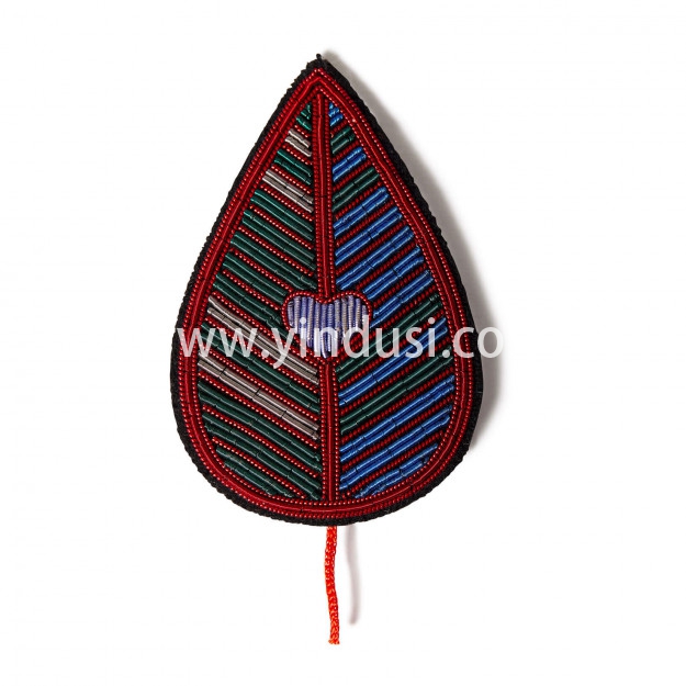 印度丝徽章工厂定制金属丝手工刺绣树叶胸针定做，为了庆祝您对大自然的热爱。