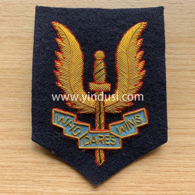 印度丝徽章工厂手工刺绣金属丝徽章定制高级品牌服饰徽章布贴定做